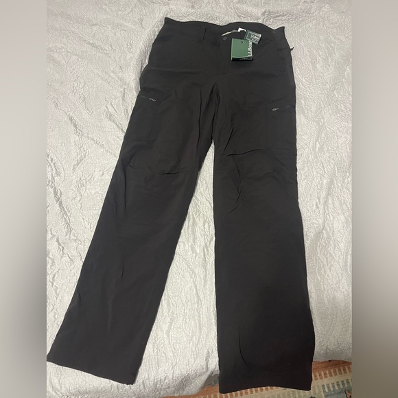 Flannel lined men’s pants - never worn with tags. Water resistant outer material - Picture 2 of 4
